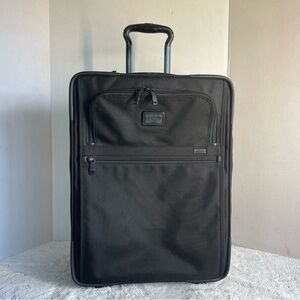 TUMI | Alpha 2 International Expandable 2 Wheel  Carry-on
